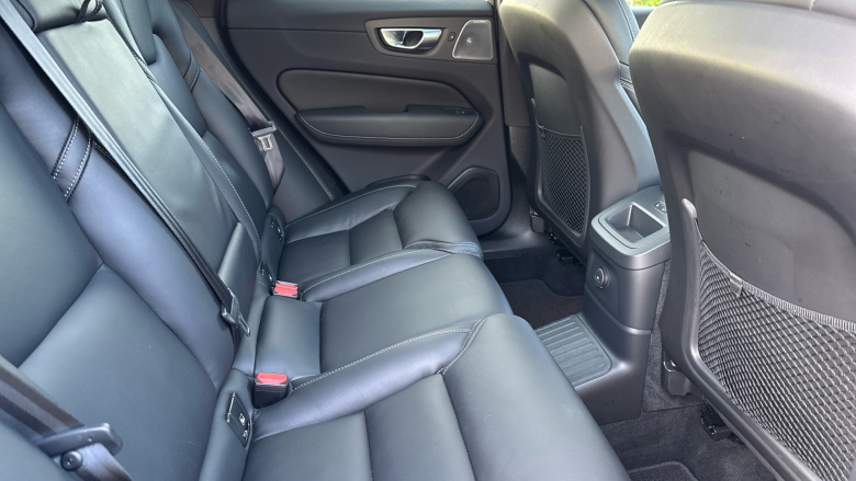 Volvo XC60 2.0 T8 [455] RC PHEV Ultimate Dark 5dr AWD Gtron Estate